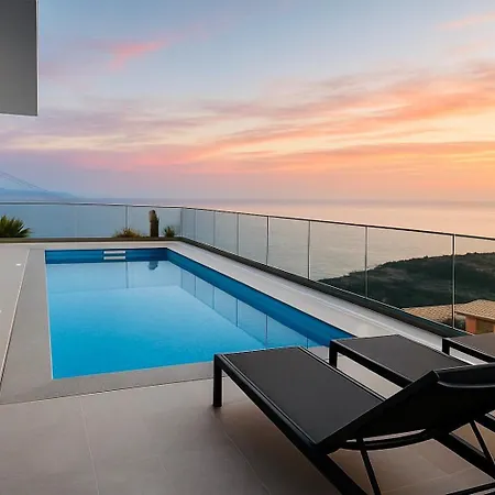 Half Gate - Ocean View & Private Pool Willa *