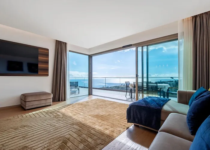 Half Gate - Ocean View & Private Pool *